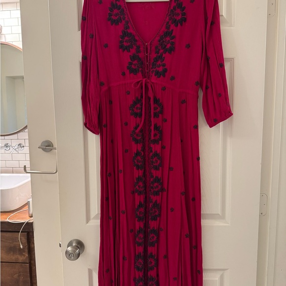 Elegant Pink Floral Dress - Picture 3 of 4